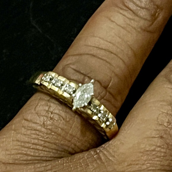 Elegant Gold and Silver Diamond Ring Size 7 - Picture 17 of 17